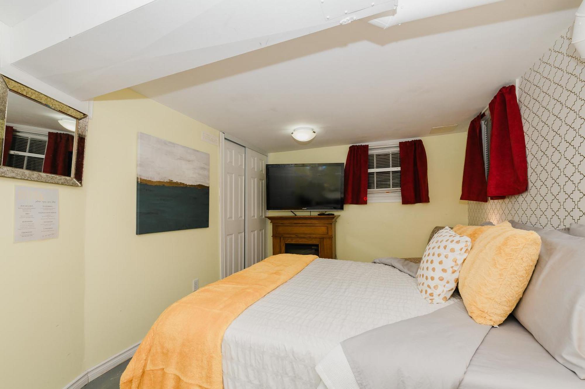 Quaint & Cozy Accommodation Edmonton Exterior foto