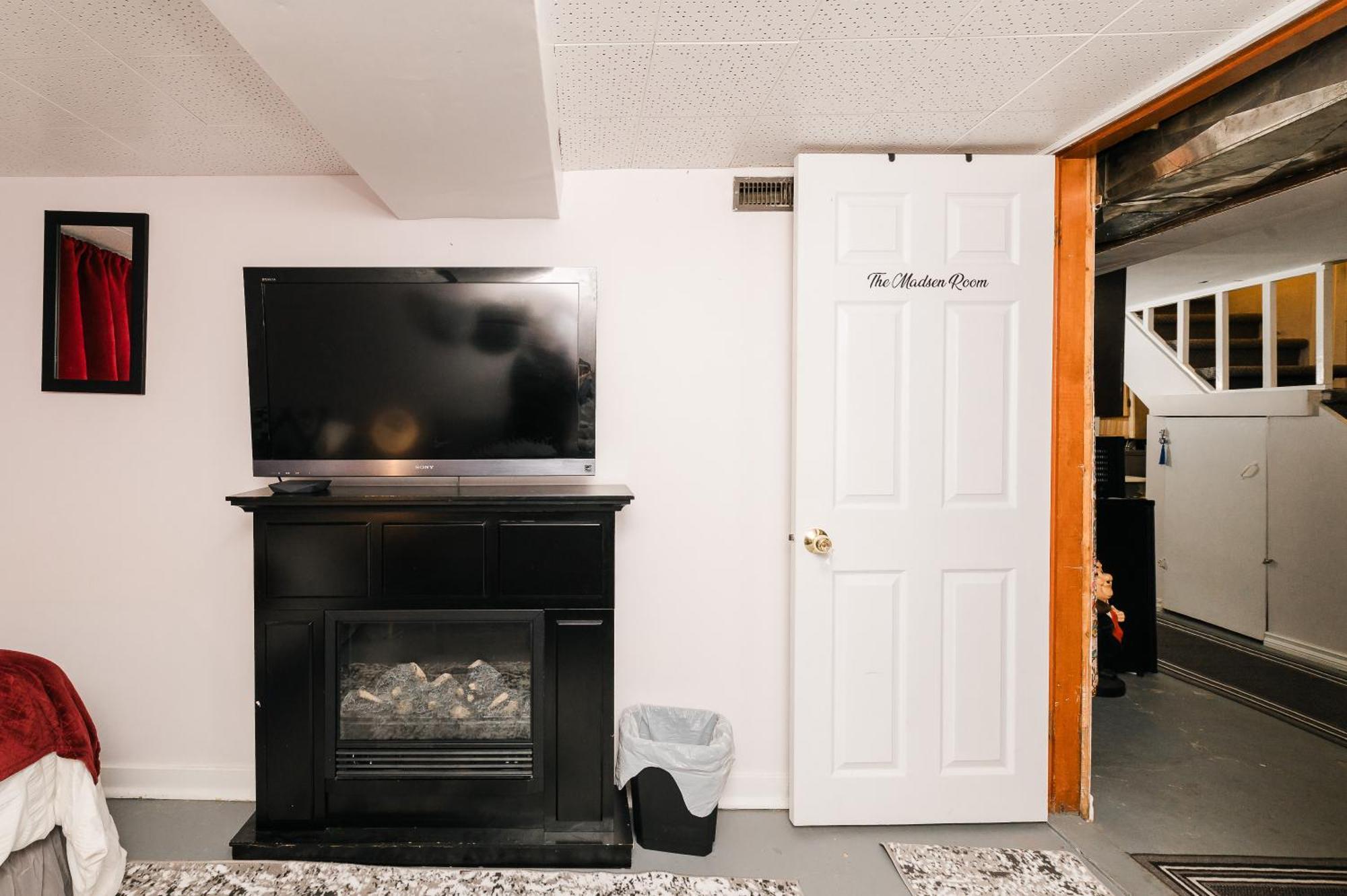 Quaint & Cozy Accommodation Edmonton Exterior foto