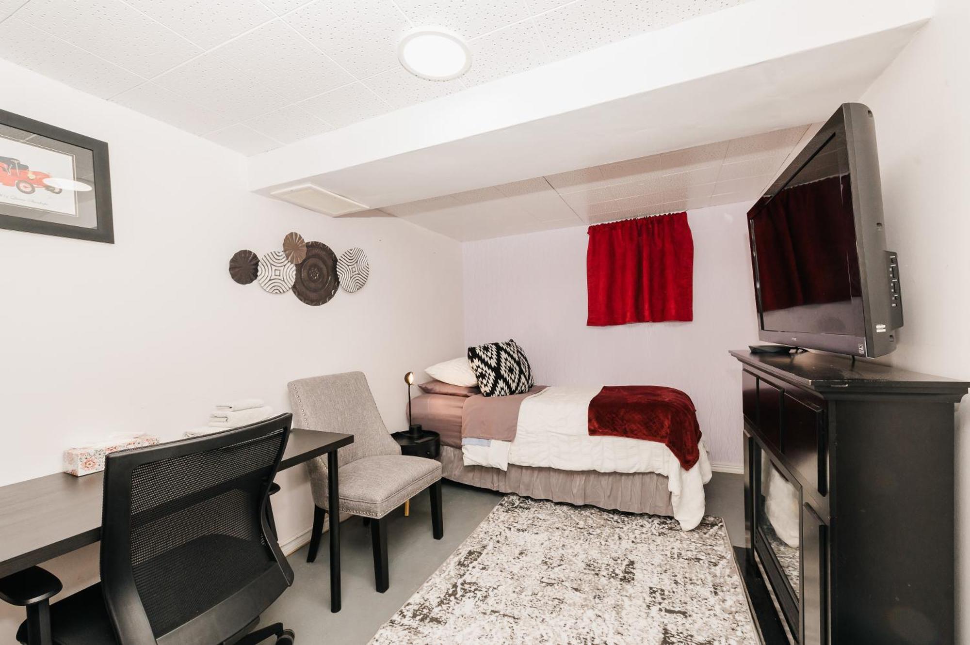 Quaint & Cozy Accommodation Edmonton Exterior foto